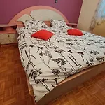 Lägenhet Brezovica Spacious Family-friendy - Two Bedroom With Balcony