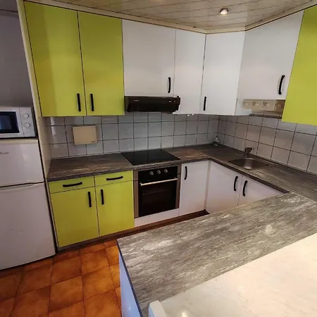 شقة Brezovica Spacious Family-friendy - Two Bedroom With Balcony *