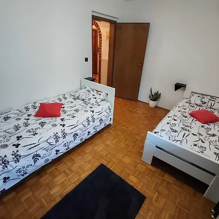 Brezovica Spacious Family-friendy - Two Bedroom With Balcony