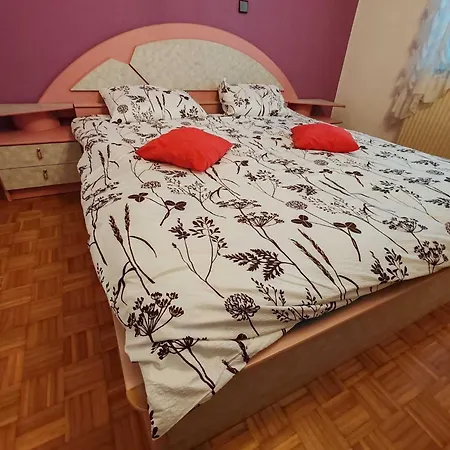 Apartmán Brezovica Spacious Family-friendy - Two Bedroom With Balcony