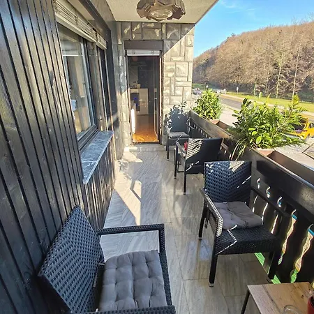 Brezovica Spacious Family-friendy - Two Bedroom With Balcony Appartement