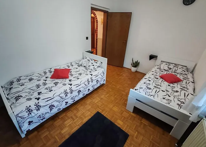 Brezovica Spacious Family-friendy - Two Bedroom With Balcony