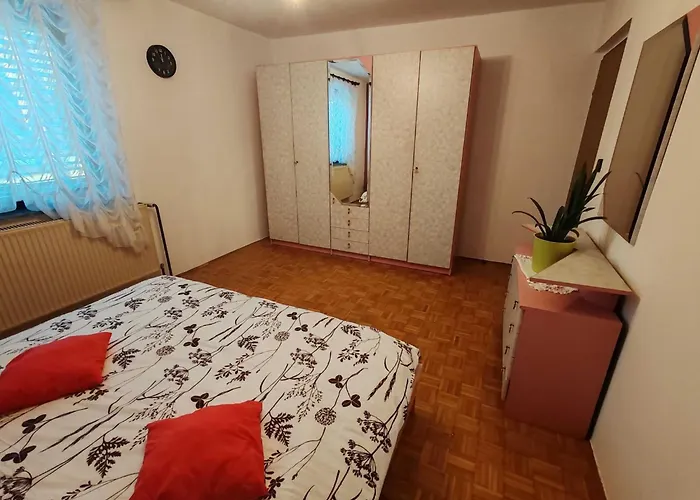 Brezovica Spacious Family-friendy - Two Bedroom With Balcony Апартаменты Шмарьешке-Топлице