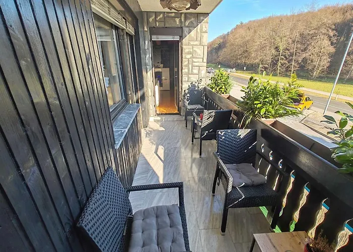 Brezovica Spacious Family-friendy - Two Bedroom With Balcony Appartement