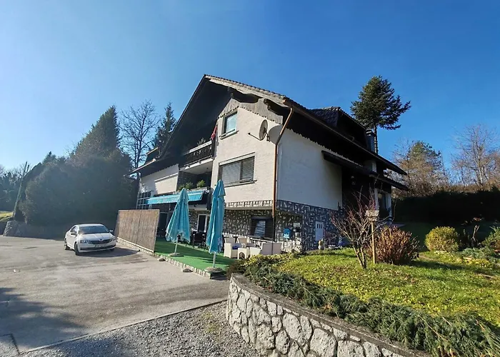 Brezovica Spacious Family-friendy - Two Bedroom With Balcony Шмарьешке-Топлице